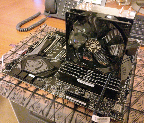 MSI MEG Z390 ACE + i990K + Cooler Master Hyper 212 EVO